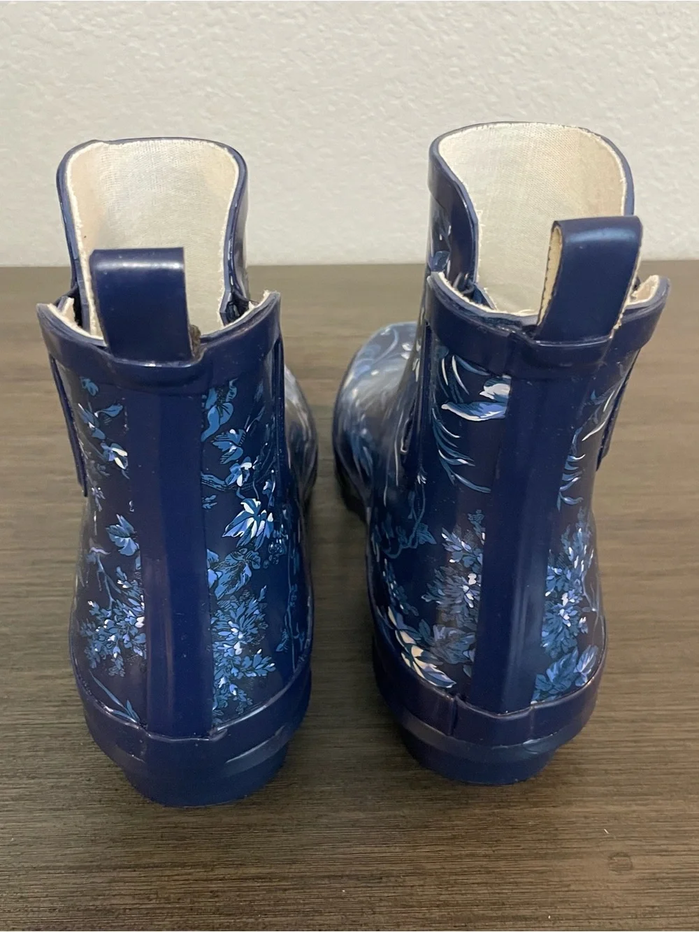 Talbots Blue Floral Waterproof Rubber Chelsea Rain Boots Women’s Size 8M
